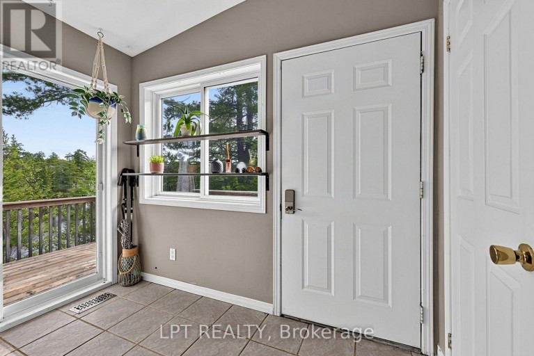 5 PINETREE ROAD, Gravenhurst (Muskoka (S)), Ontario, P1P0E2