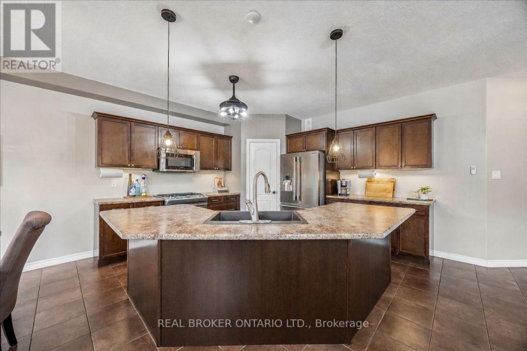 58 STEVENSON STREET, Essa (Angus), Ontario, L3W0P4