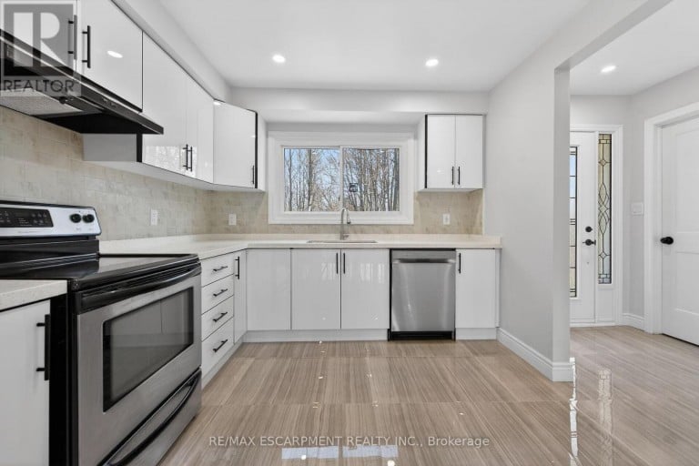153 - 2050 UPPER MIDDLE ROAD, Burlington (Brant Hills), Ontario, L7P3R9