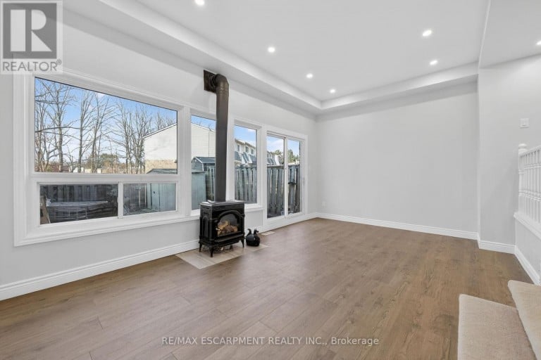 153 - 2050 UPPER MIDDLE ROAD, Burlington (Brant Hills), Ontario, L7P3R9