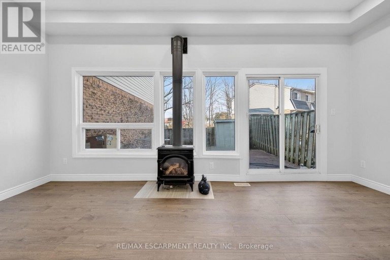 153 - 2050 UPPER MIDDLE ROAD, Burlington (Brant Hills), Ontario, L7P3R9