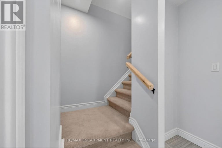 153 - 2050 UPPER MIDDLE ROAD, Burlington (Brant Hills), Ontario, L7P3R9