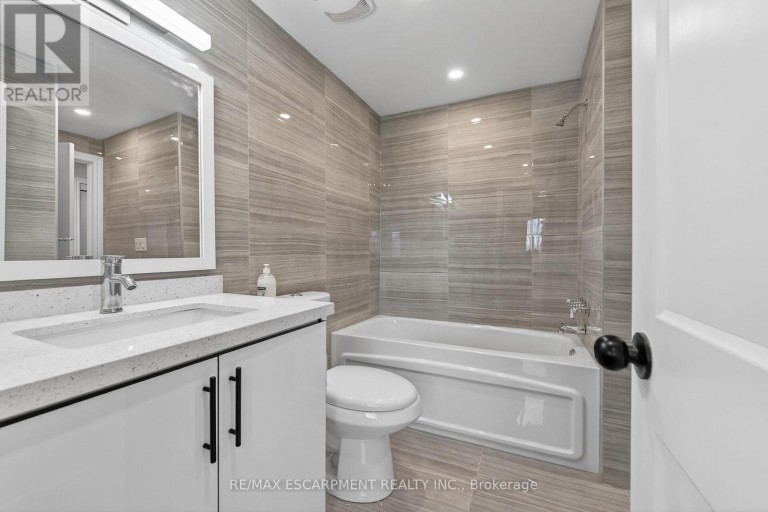 153 - 2050 UPPER MIDDLE ROAD, Burlington (Brant Hills), Ontario, L7P3R9