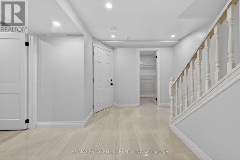 153 - 2050 UPPER MIDDLE ROAD, Burlington (Brant Hills), Ontario, L7P3R9