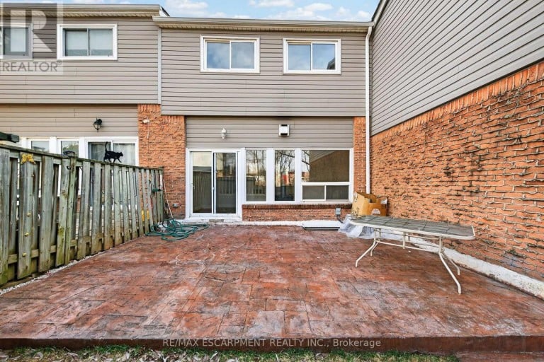 153 - 2050 UPPER MIDDLE ROAD, Burlington (Brant Hills), Ontario, L7P3R9
