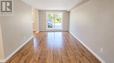 5 - 689 BARBER AVENUE North Perth (Listowel) Ontario photo 4
