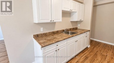 5 - 689 BARBER AVENUE North Perth (Listowel) Ontario photo 8