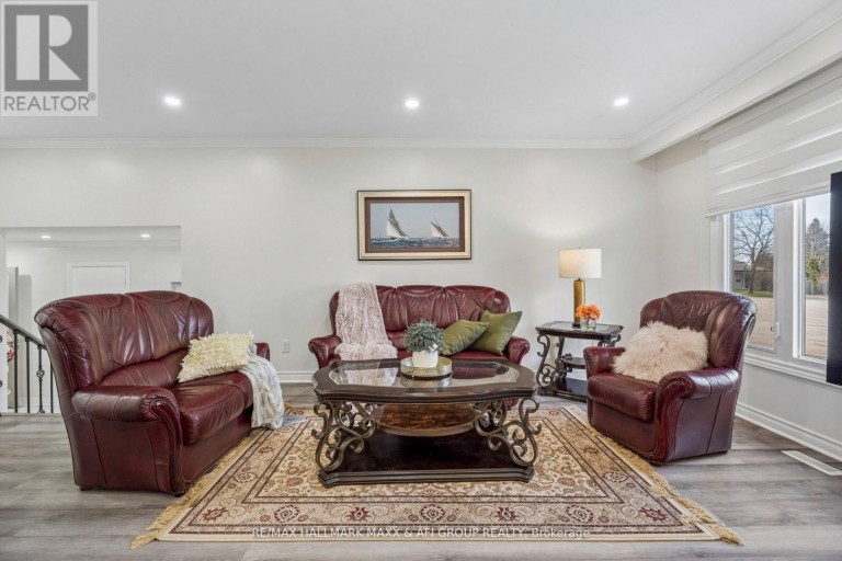 11 CHARLOTTE COURT, Barrie (Letitia Heights), Ontario, L4N6B2