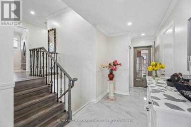 11 CHARLOTTE COURT Barrie (Letitia Heights) Ontario photo 4