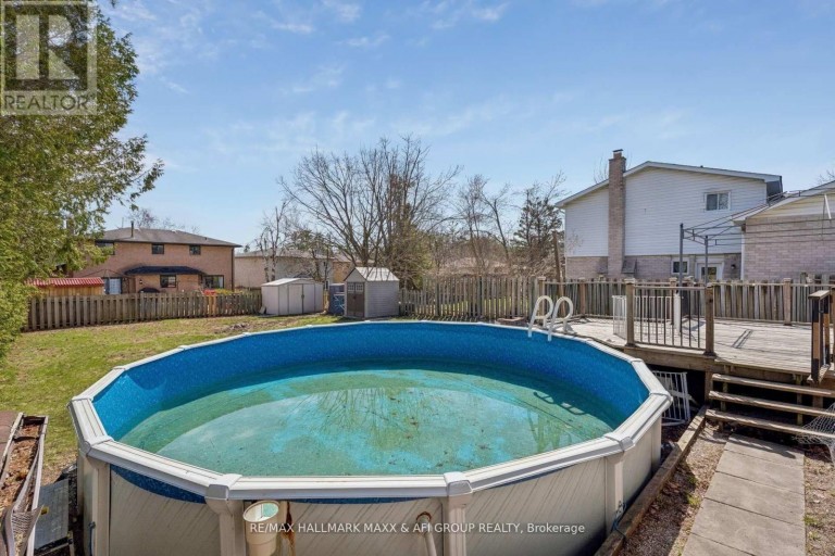11 CHARLOTTE COURT, Barrie (Letitia Heights), Ontario, L4N6B2