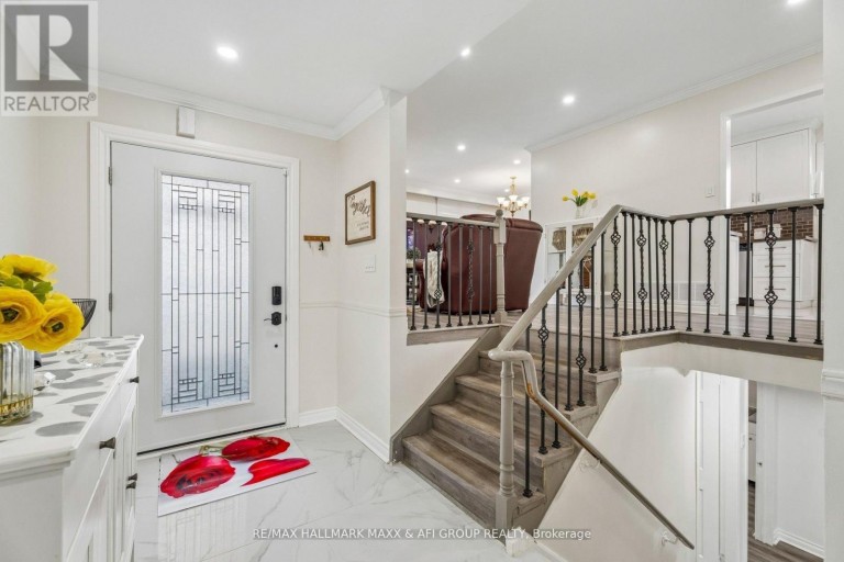 11 CHARLOTTE COURT, Barrie (Letitia Heights), Ontario, L4N6B2