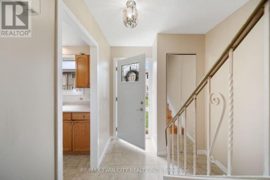 19 - 379 DARLING STREET Brantford Ontario photo 5