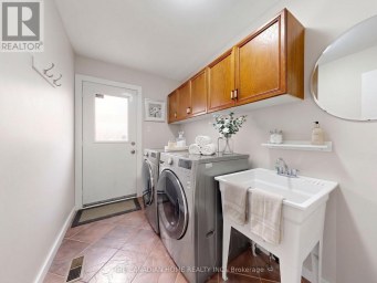 19 WIGSTON COURT Whitby (Rolling Acres) Ontario photo 14