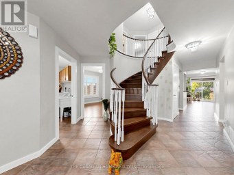 19 WIGSTON COURT Whitby (Rolling Acres) Ontario photo 16