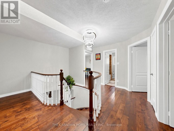 19 WIGSTON COURT, Whitby (Rolling Acres), Ontario, L1R2B9