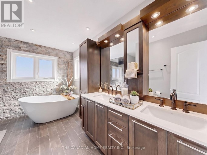 19 WIGSTON COURT, Whitby (Rolling Acres), Ontario, L1R2B9