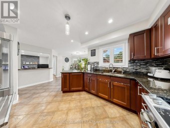 19 WIGSTON COURT Whitby (Rolling Acres) Ontario photo 6