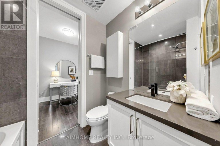 328 - 39 QUEENS QUAY, Toronto (Waterfront Communities), Ontario, M5E0A4