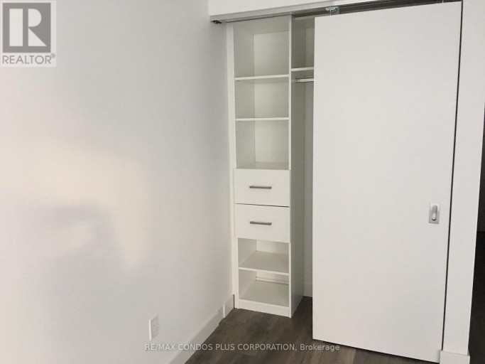1807 - 215 QUEEN STREET W, Toronto (Waterfront Communities), Ontario, M5V0P5