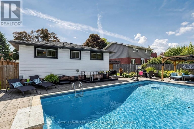 83 DELMAR DRIVE, Hamilton (Buchanan), Ontario, L9C1J5