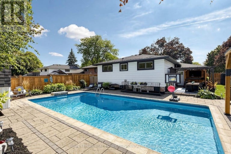 83 DELMAR DRIVE, Hamilton (Buchanan), Ontario, L9C1J5