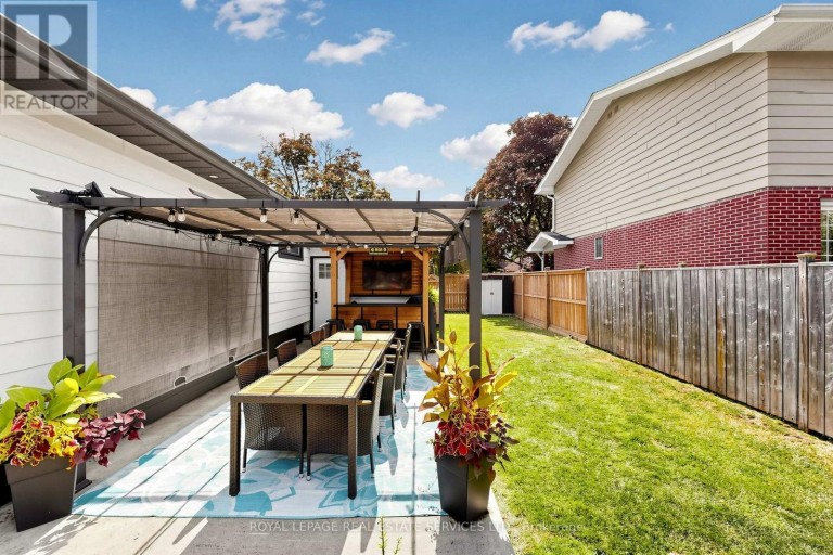 83 DELMAR DRIVE, Hamilton (Buchanan), Ontario, L9C1J5