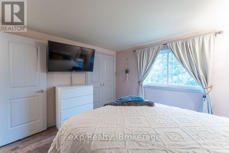 15 HOWDENVALE ROAD, South Bruce Peninsula, Ontario, N0H1X0