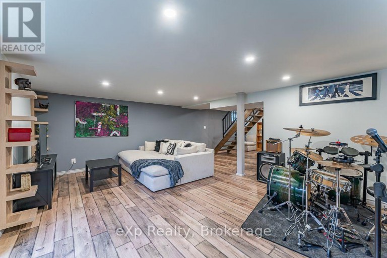 15 HOWDENVALE ROAD, South Bruce Peninsula, Ontario, N0H1X0