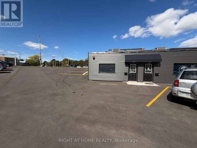 5 - 116 GUELPH STREET, Halton Hills (Georgetown), Ontario, L7G4A3