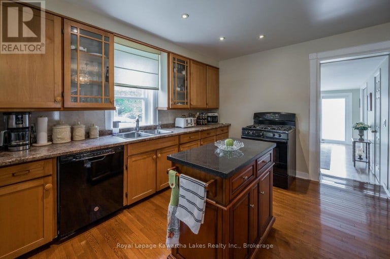 135 COLBORNE STREET, Kawartha Lakes (Fenelon Falls), Ontario, K0M1N0