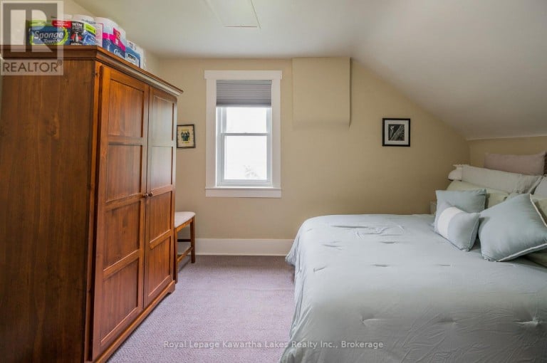135 COLBORNE STREET, Kawartha Lakes (Fenelon Falls), Ontario, K0M1N0