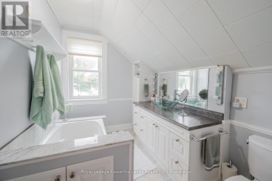 135 COLBORNE STREET Kawartha Lakes (Fenelon Falls) Ontario photo 21