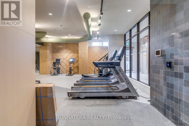 1810 - 2495 EGLINTON AVENUE W, Mississauga (Central Erin Mills), Ontario, L5M2T2