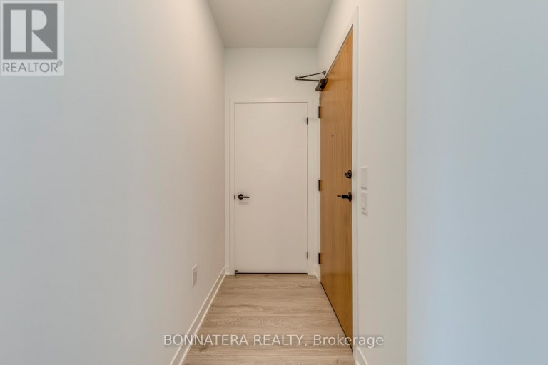 1810 - 2495 EGLINTON AVENUE W, Mississauga (Central Erin Mills), Ontario, L5M2T2