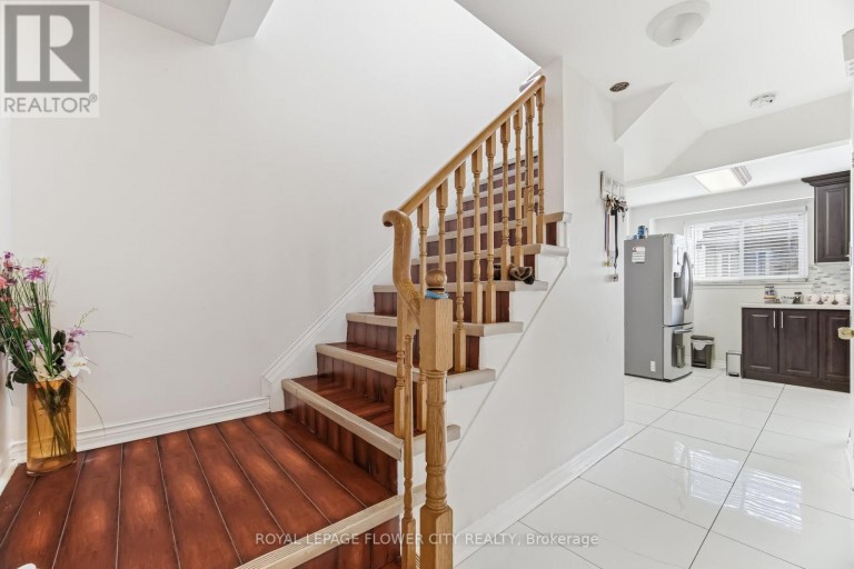 3027 CORAL DRIVE, Mississauga (Malton), Ontario, L4T1Z2