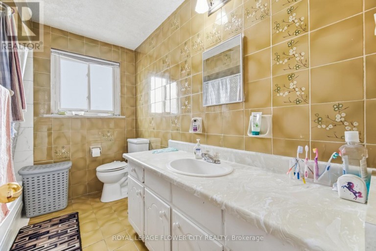 3027 CORAL DRIVE, Mississauga (Malton), Ontario, L4T1Z2