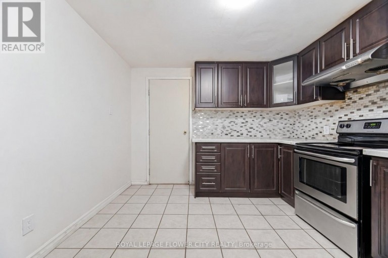3027 CORAL DRIVE, Mississauga (Malton), Ontario, L4T1Z2