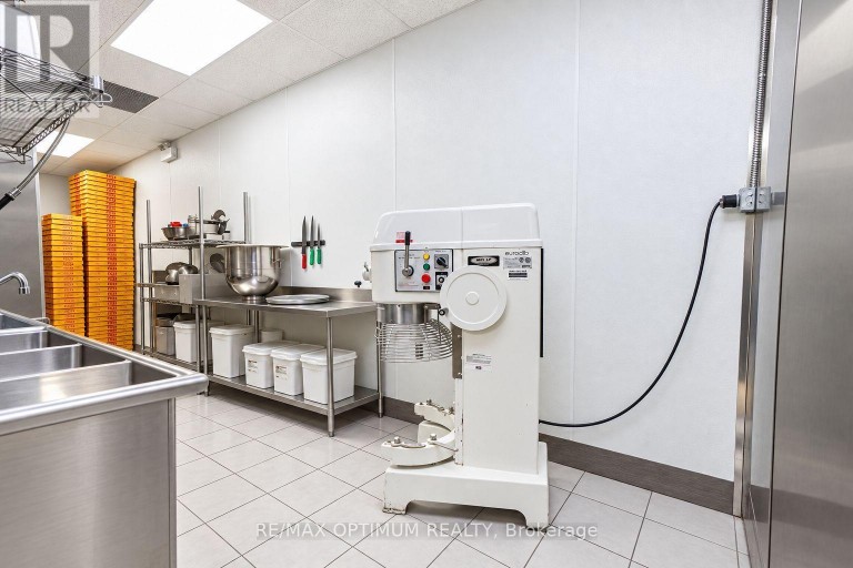 2 - 1706 DUNDAS STREET E, Mississauga (Dixie), Ontario, L4X1L7