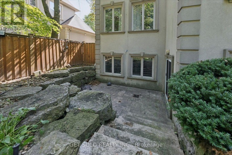 46 WIMPOLE DRIVE, Toronto (St. Andrew-Windfields), Ontario, M2L2L3