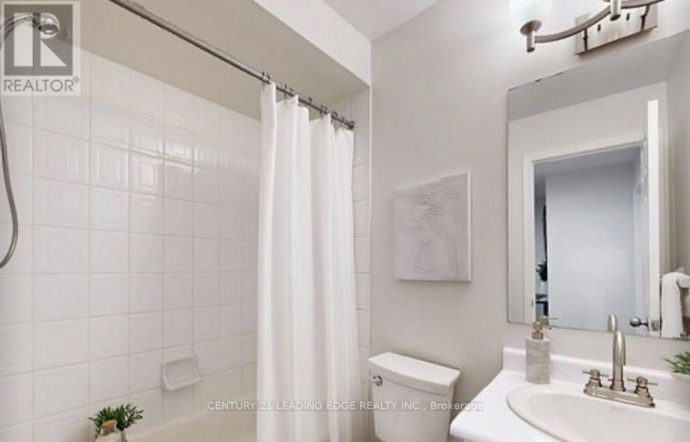123 KIRKLAND PLACE, Whitby (Williamsburg), Ontario, L1P1W8