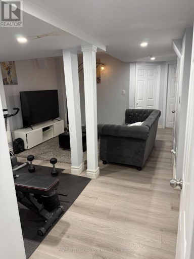 123 KIRKLAND PLACE, Whitby (Williamsburg), Ontario, L1P1W8
