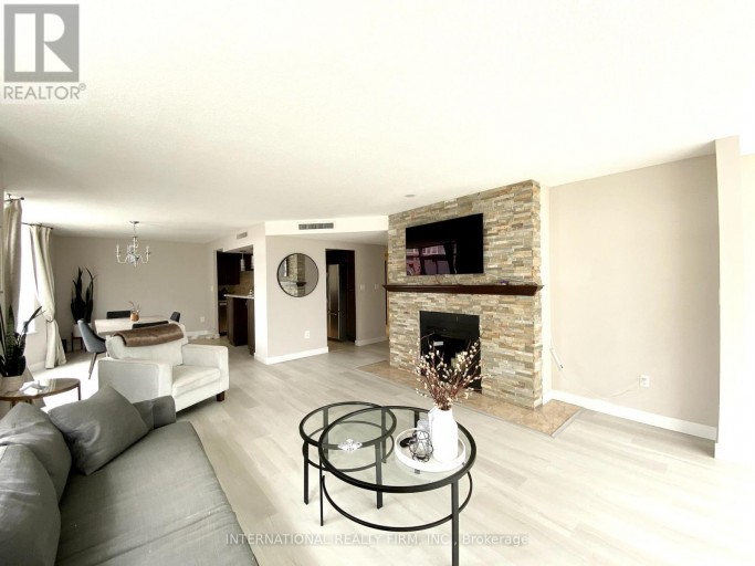 605 - 135 GEORGE STREET S, Toronto (Moss Park), Ontario, M5A4E8