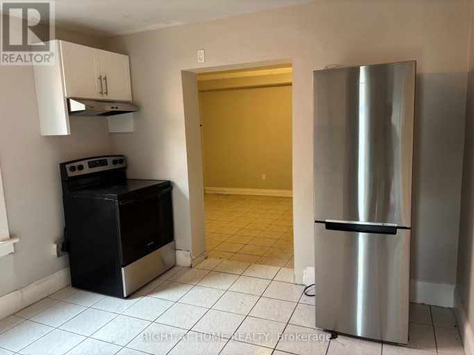 UPPER B - 507 OAKWOOD AVENUE, Toronto (Oakwood Village), Ontario, M6E2W9