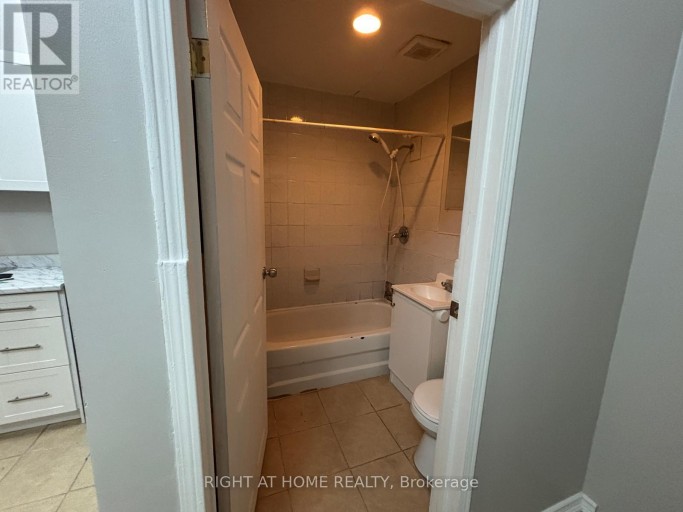 MAIN - 505 OAKWOOD AVENUE, Toronto (Oakwood Village), Ontario, M6E2W9