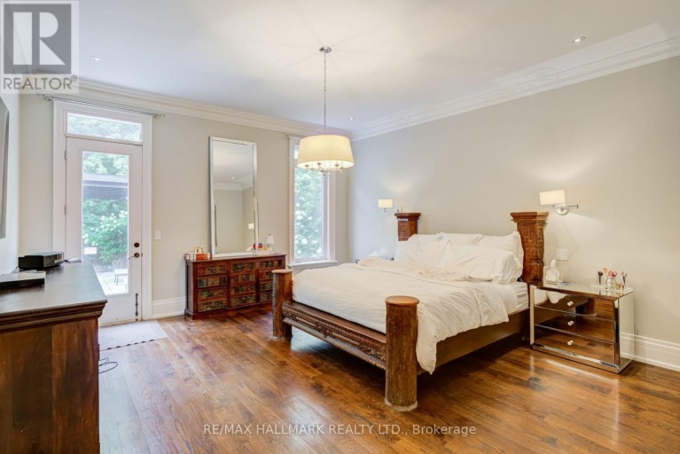 111 WOODHAVEN PARK DRIVE, Oakville (SW Southwest), Ontario, L6L4K4