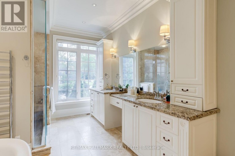 111 WOODHAVEN PARK DRIVE, Oakville (SW Southwest), Ontario, L6L4K4