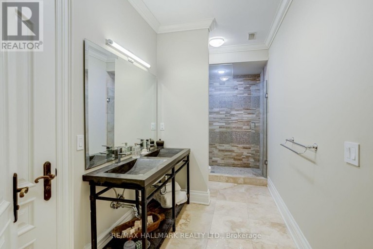 111 WOODHAVEN PARK DRIVE, Oakville (SW Southwest), Ontario, L6L4K4
