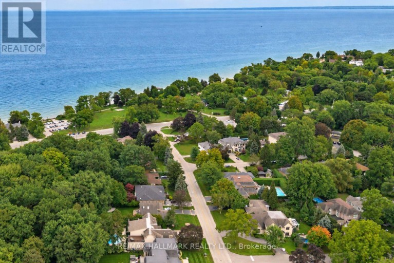 111 WOODHAVEN PARK DRIVE, Oakville (SW Southwest), Ontario, L6L4K4