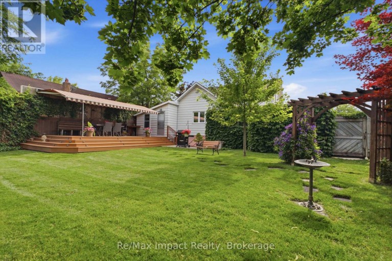 43 PARK ROAD S, Oshawa (O'Neill), Ontario, L1J4G7