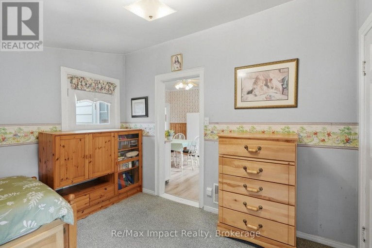 43 PARK ROAD S, Oshawa (O'Neill), Ontario, L1J4G7